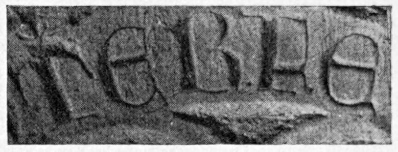 Abbildung 177. Scharfoldendorf, Teil der vertieften Inschrift vom Gedenkstein auf die Ermordung von Hermann, Bertolds Sohn.